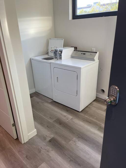 1-Bedroom With Cali King Size Bed In サンディエゴ エクステリア 写真